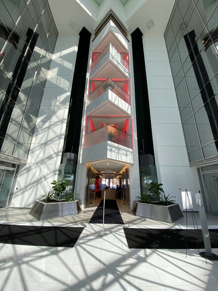 6600 N Andrews Ave, Fort Lauderdale, FL for lease - Lobby - Image 3 of 8