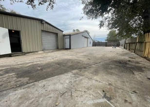 132 Magic Oaks Ct, Spring, TX for lease Building Photo- Image 2 of 7