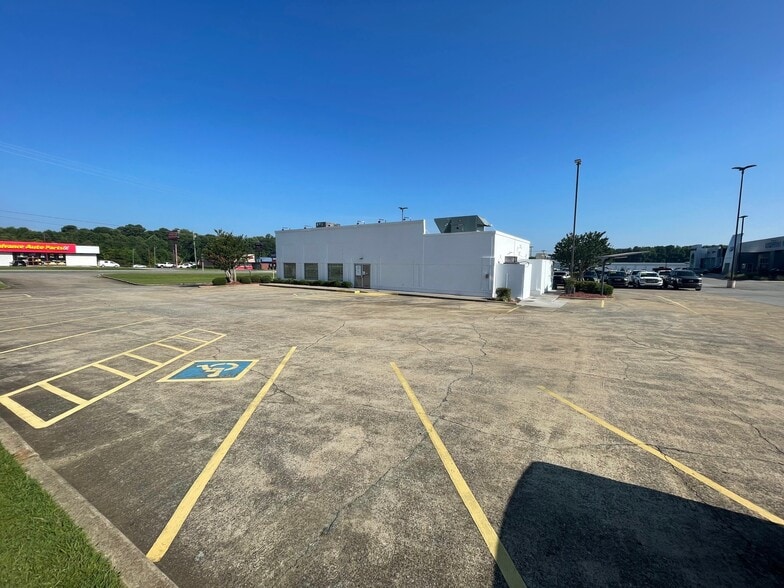 710 N Brindlee Mountain Pky, Arab, AL for lease - Building Photo - Image 2 of 8