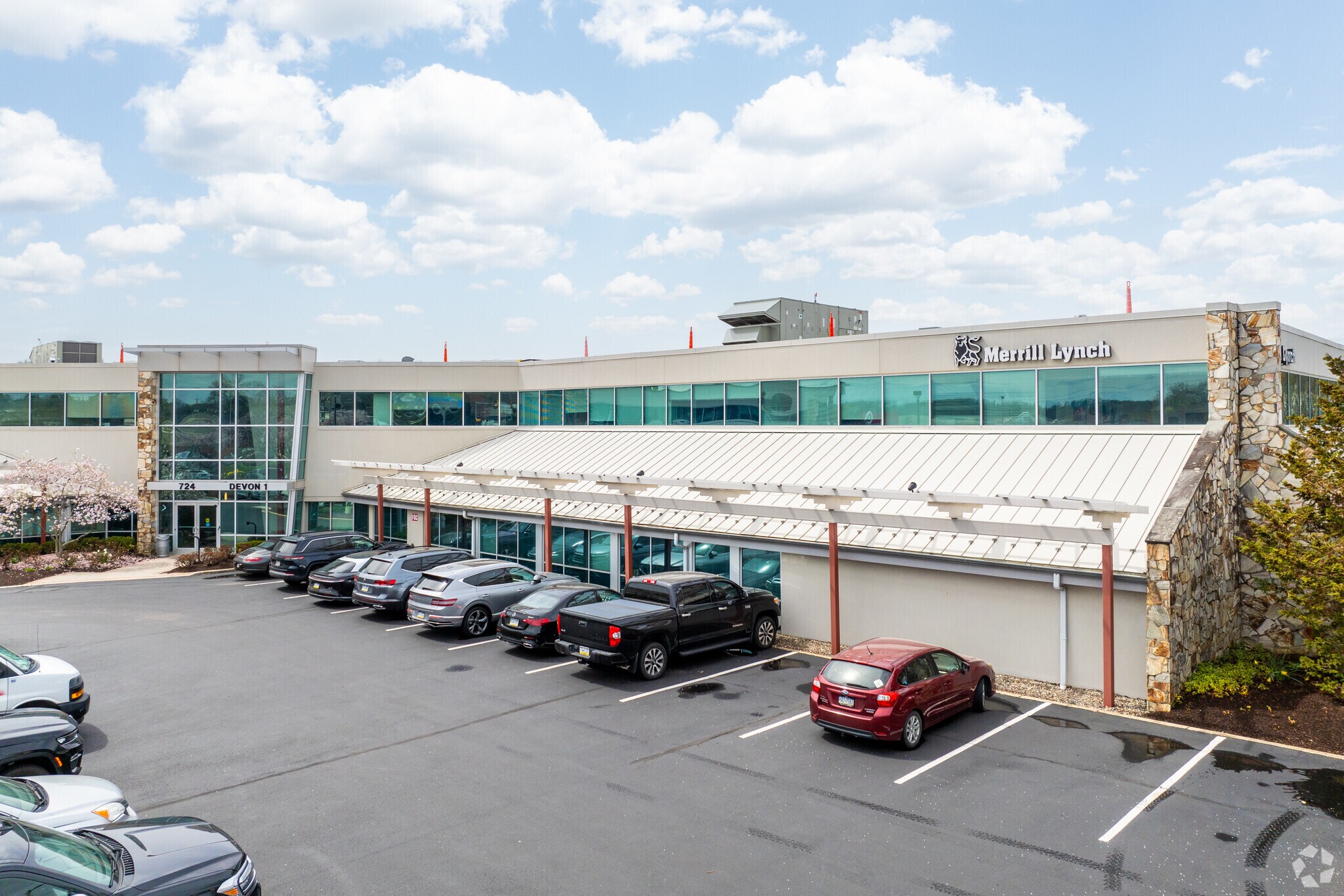 724 W Lancaster Ave, Wayne, PA for lease Building Photo- Image 1 of 7