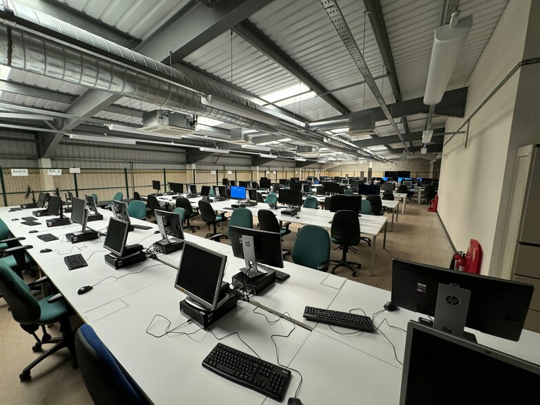 North Portway Close, Northampton for sale - Interior Photo - Image 2 of 3