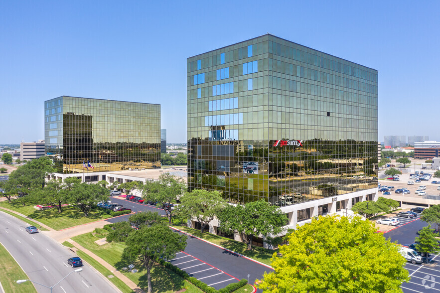 1341 W Mockingbird Ln, Dallas, TX for lease - Building Photo - Image 1 of 5