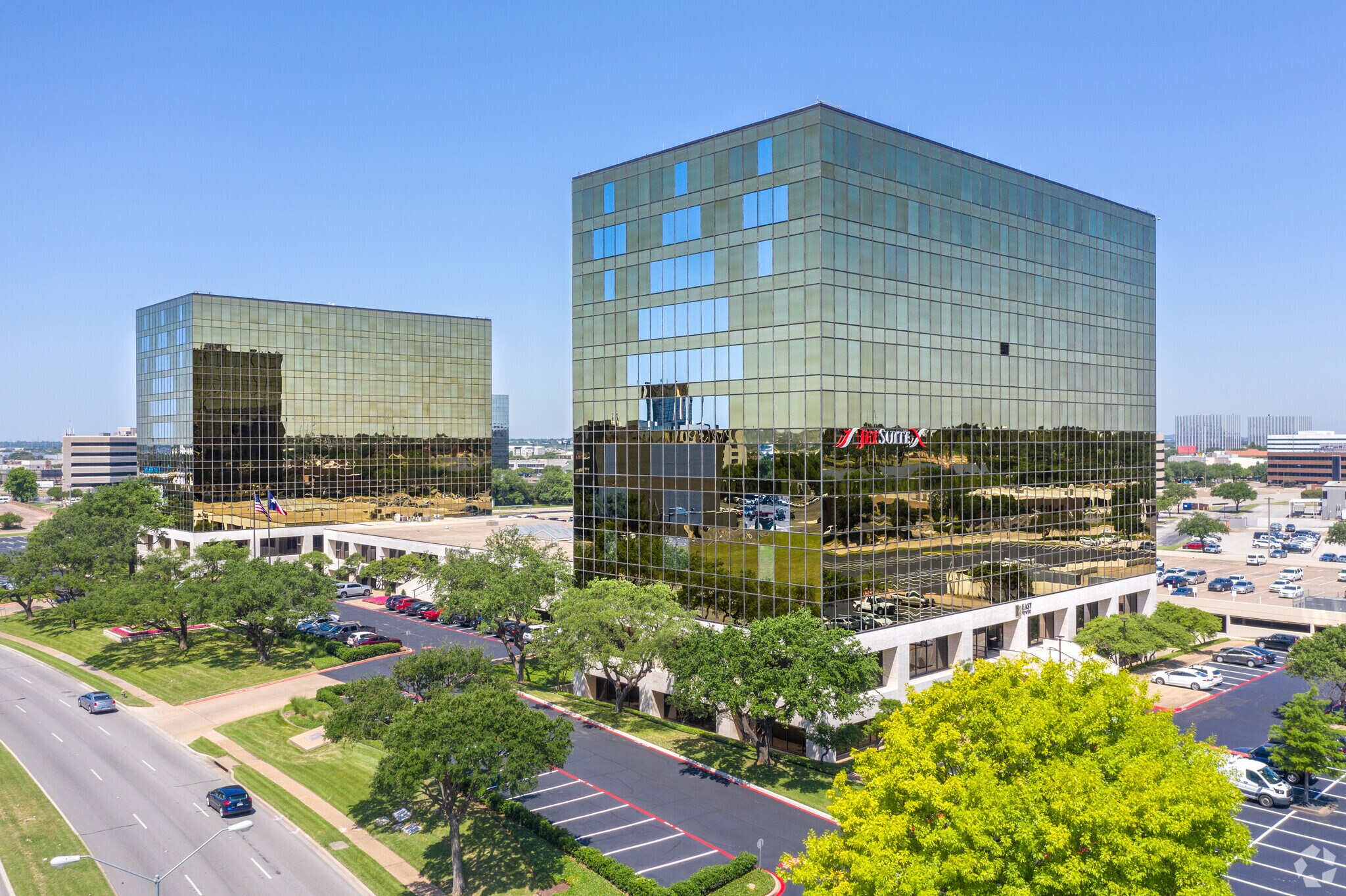 1341 W Mockingbird Ln, Dallas, TX for lease Building Photo- Image 1 of 6