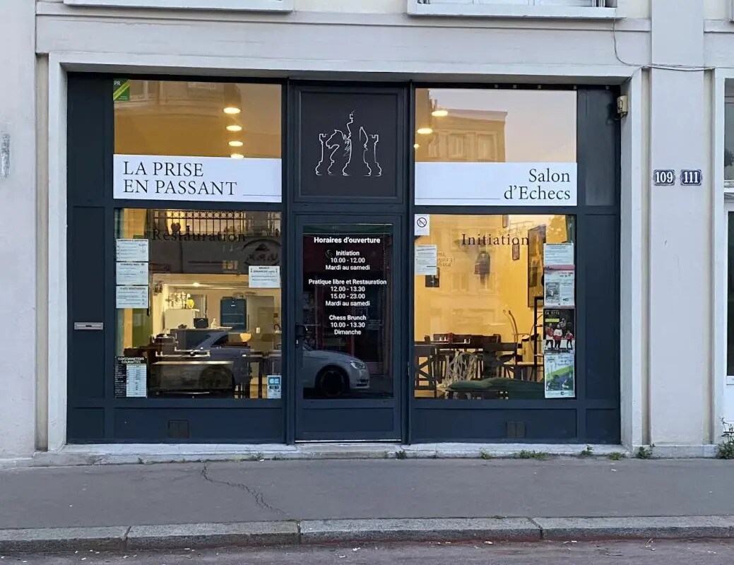 Retail in Le Havre for lease Building Photo- Image 1 of 5