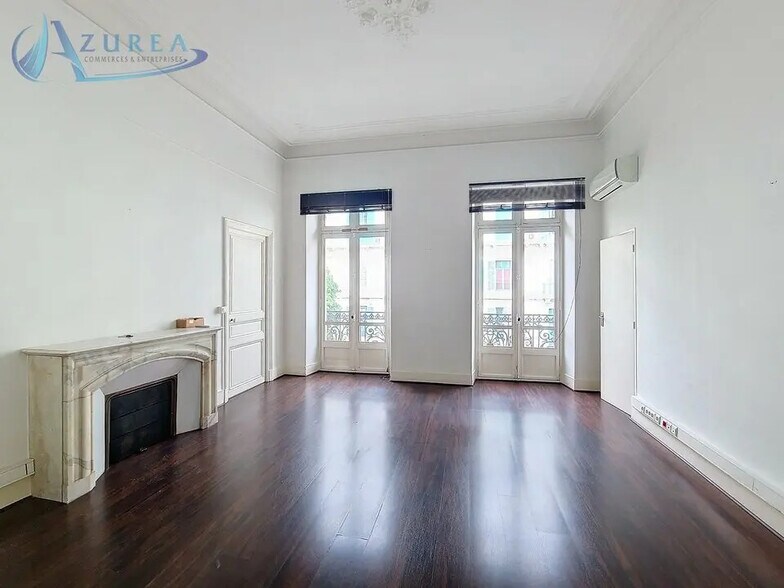 Office in Nice for lease - Building Photo - Image 2 of 10