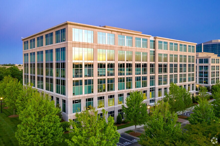 11525 N Community House Rd, Charlotte, NC for lease - 11525 N Community House Rd - Image 1 of 9