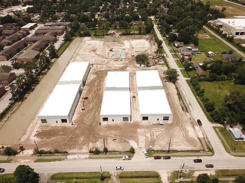 14815 Lee Rd, Houston, TX for lease - Building Photo - Image 3 of 11