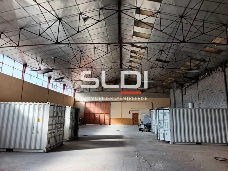 Flex in Décines-Charpieu for sale - Building Photo - Image 3 of 22