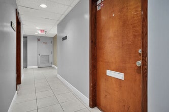 2150 Coral Way, Miami, FL for lease Interior Photo- Image 2 of 11