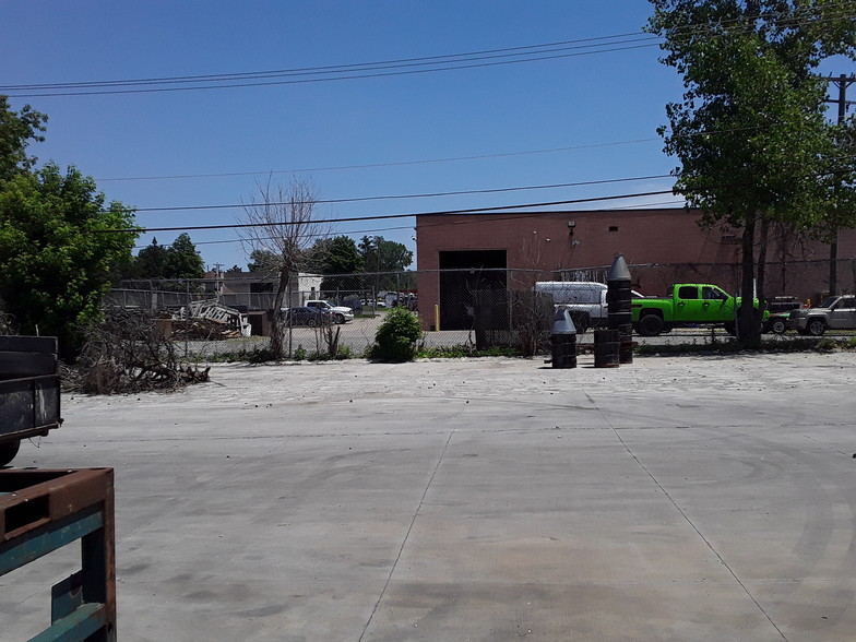 33620 Lipke St, Clinton Township, MI for sale - Building Photo - Image 2 of 13