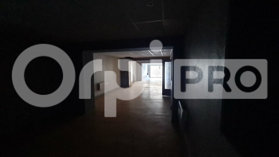 Retail in Commentry for lease - Interior Photo - Image 3 of 4