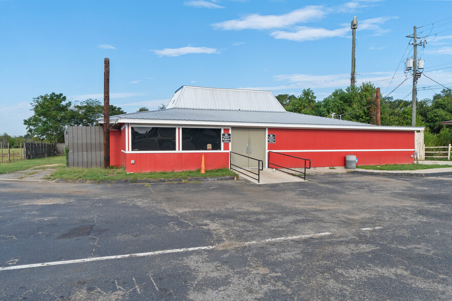 7405 Industrial Hwy, Macon-Bibb, GA for sale - Building Photo - Image 1 of 14