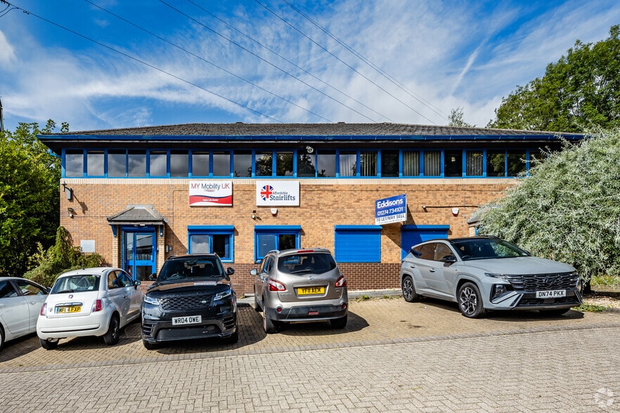 Roydsdale Way, Bradford for lease - Building Photo - Image 3 of 9