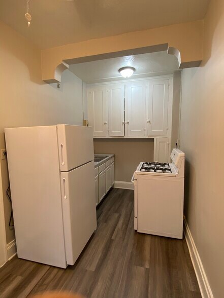 1310 W 116th St, Lakewood, OH for sale - Building Photo - Image 3 of 17