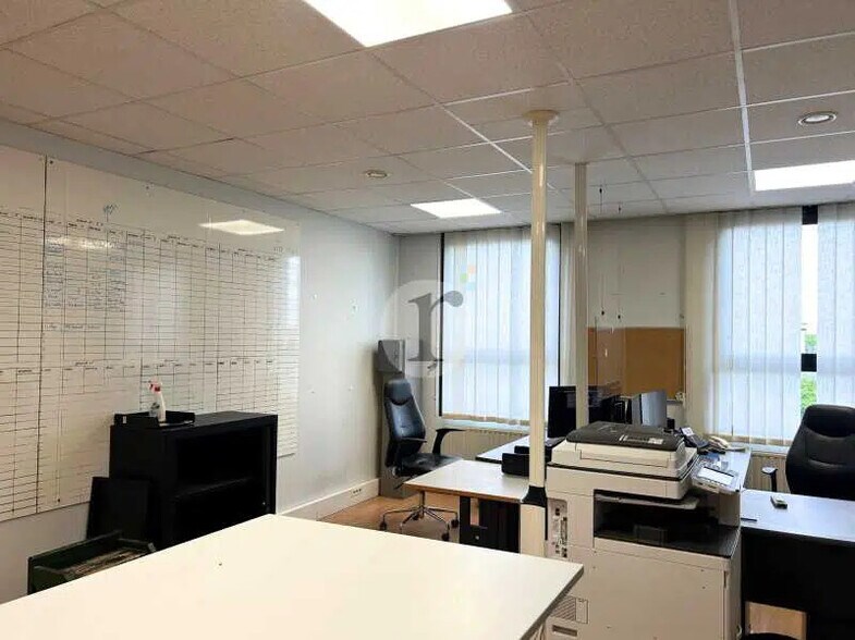 Flex in Avelin for sale - Building Photo - Image 3 of 4