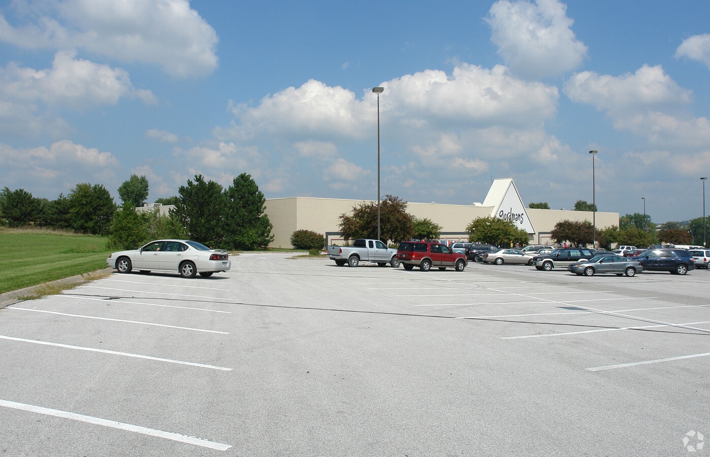 5808 N 90th St, Omaha, NE 68134