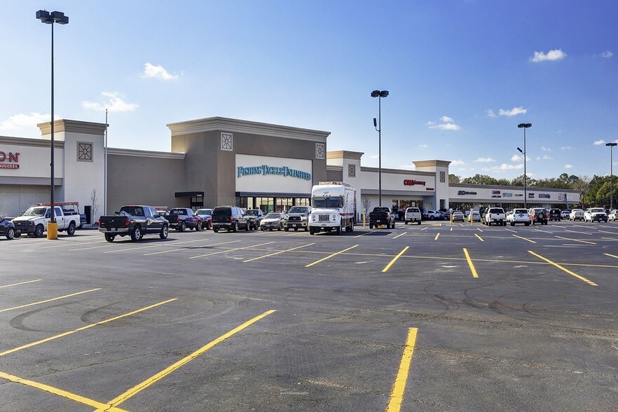 13711-13897 Southwest Fwy, Sugar Land, TX, 77478 - Retail Space For