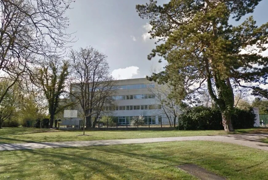 Office in Buc for sale - Building Photo - Image 1 of 7