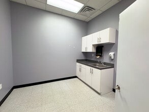 5420-5466 Beckley Rd, Battle Creek, MI for lease Building Photo- Image 2 of 3