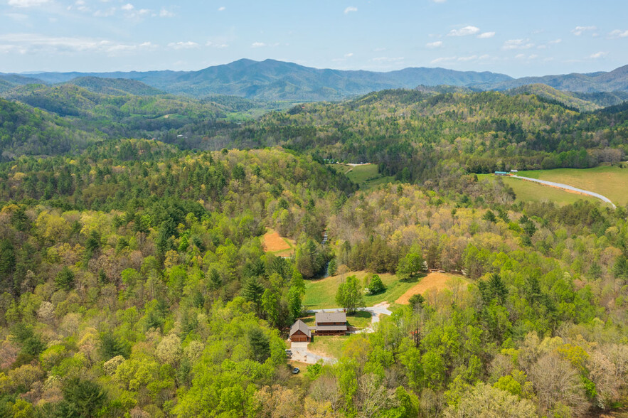 237 Dry Fork Rd, Del Rio, TN for sale - Primary Photo - Image 1 of 1