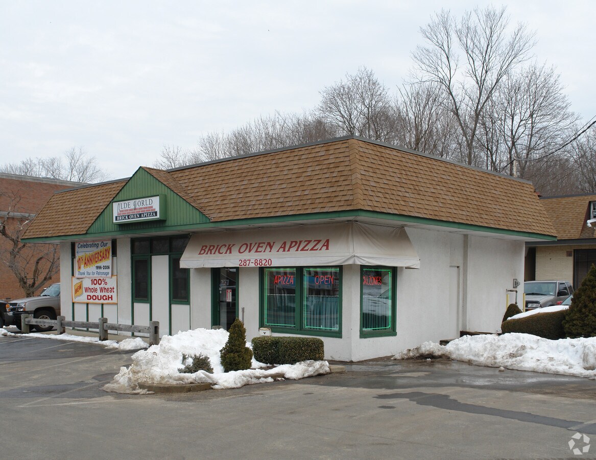 1957 Whitney Ave, North Haven, CT 06473