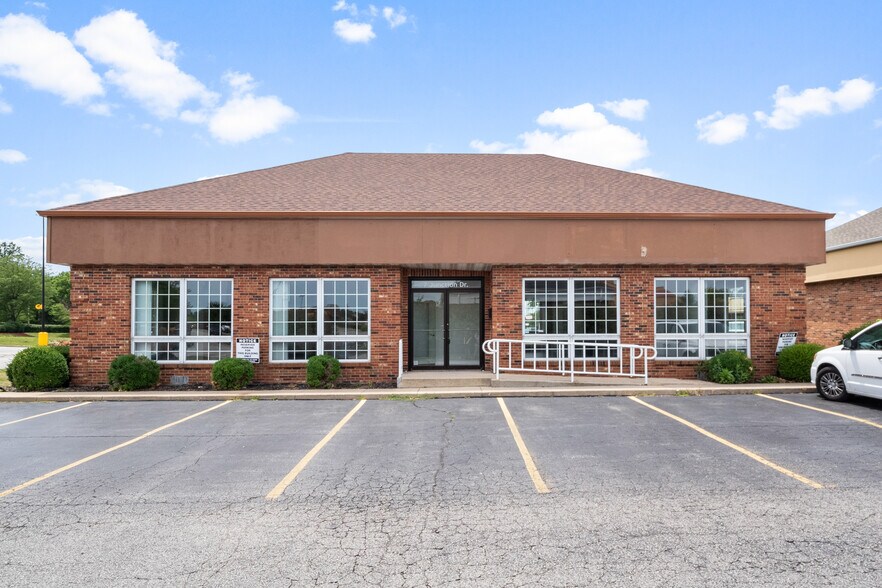 7 Junction Dr, Glen Carbon, IL for sale - Building Photo - Image 1 of 1