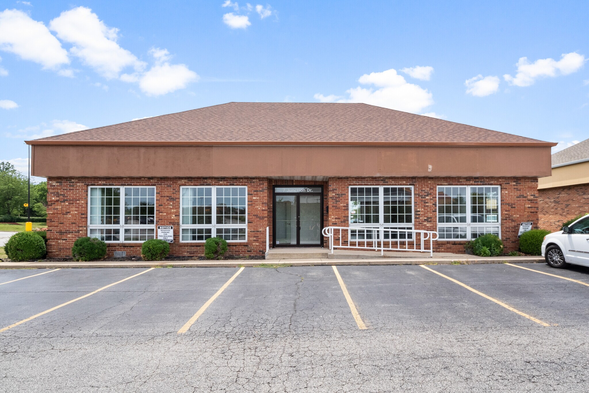 7 Junction Dr, Glen Carbon, IL for sale Building Photo- Image 1 of 1