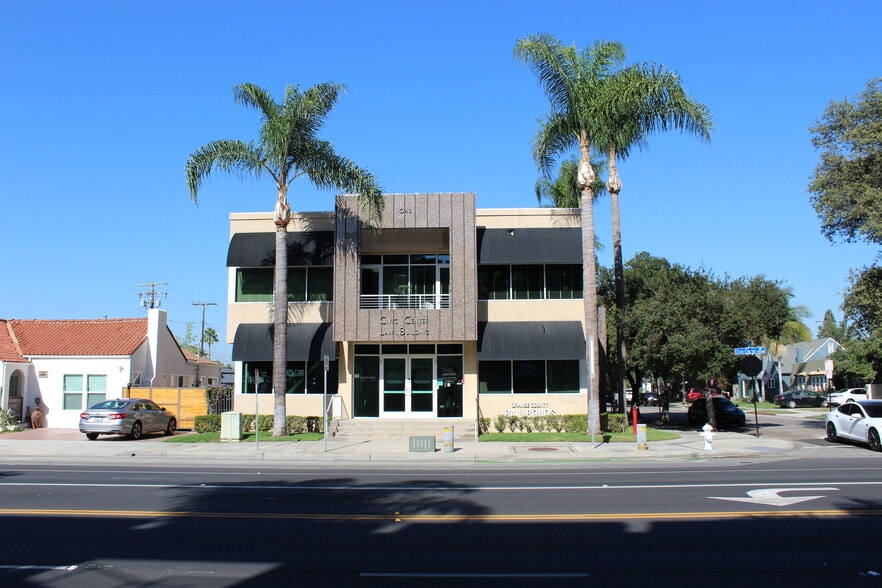 1043 Civic Center Dr W, Santa Ana, CA for sale - Building Photo - Image 2 of 26