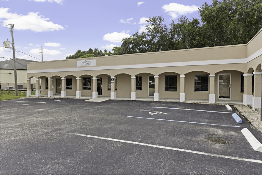 3233-3257 SE Salerno Rd, Stuart, FL for lease - Building Photo - Image 1 of 13