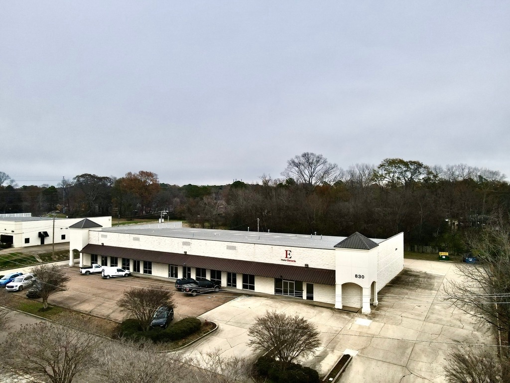 830 Wilson Dr, Ridgeland, MS for lease Building Photo- Image 1 of 1