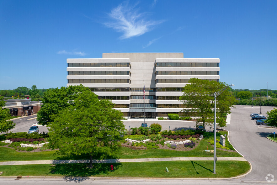 707 Skokie Blvd, Northbrook, IL for lease - Building Photo - Image 3 of 23