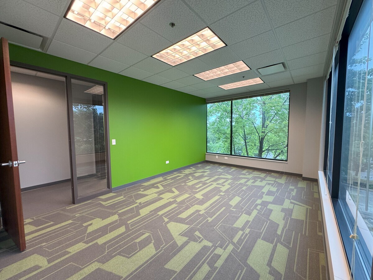 4200 Cantera Dr, Warrenville, IL 60555 - Unit 217 - - Interior Photo - Image 1 of 9