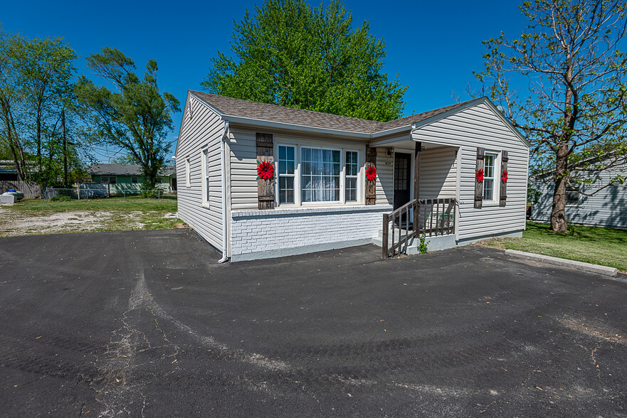 1409 W Broadway St, Bolivar, MO for sale - Building Photo - Image 1 of 36