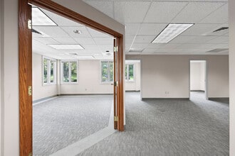 1224 Mill St, East Berlin, CT for lease Interior Photo- Image 2 of 9