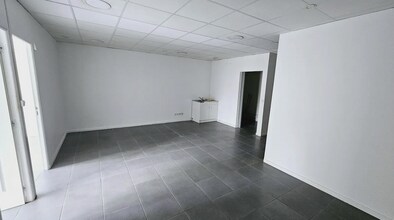 93 Avenue Pierre Sémard, Villiers-le-Bel for lease Interior Photo- Image 2 of 26