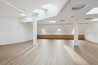 15 Rue La Fayette, Paris for lease Interior Photo- Image 1 of 2