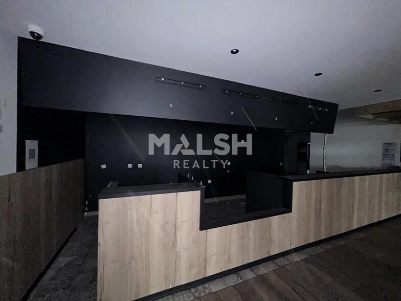 Retail in Villeurbanne for lease - Interior Photo - Image 3 of 4