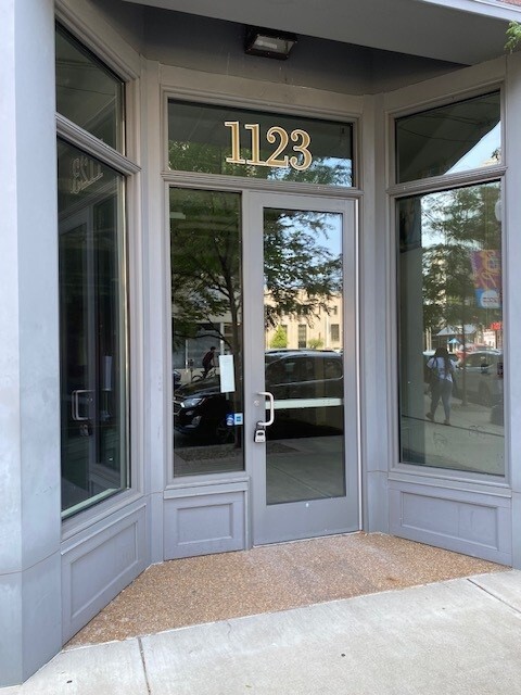 1123 E Main St, Bridgeport, CT for lease Building Photo- Image 1 of 6