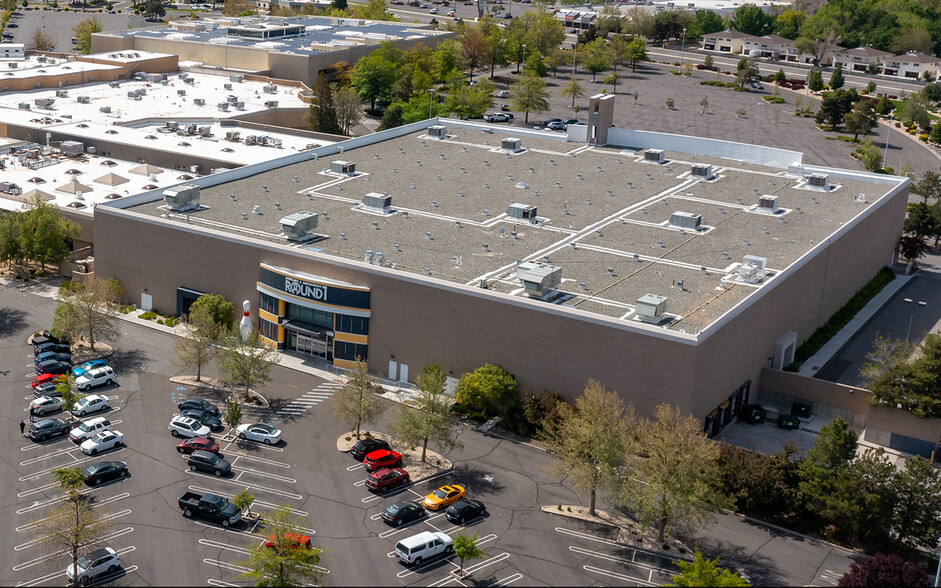 5400 Meadowood Mall Cir, Reno, NV for sale - Building Photo - Image 1 of 1