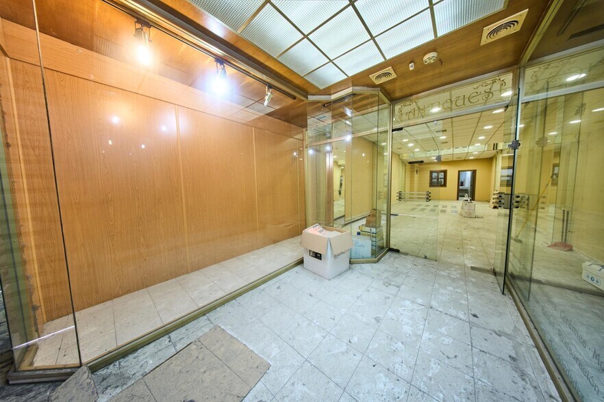Retail in Granada, Granada for sale - Building Photo - Image 1 of 38