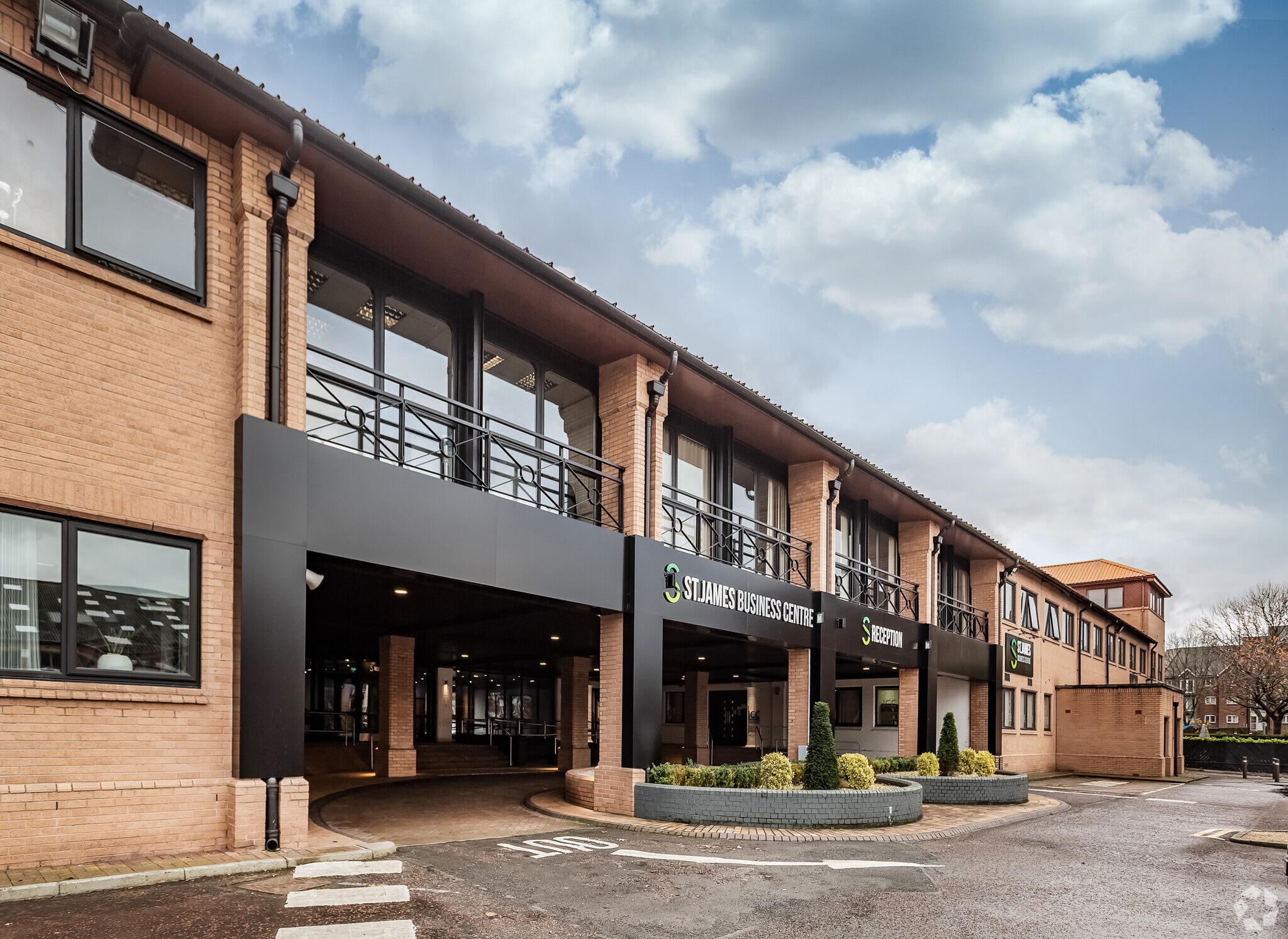 Wilderspool Causeway, Warrington for sale Primary Photo- Image 1 of 1