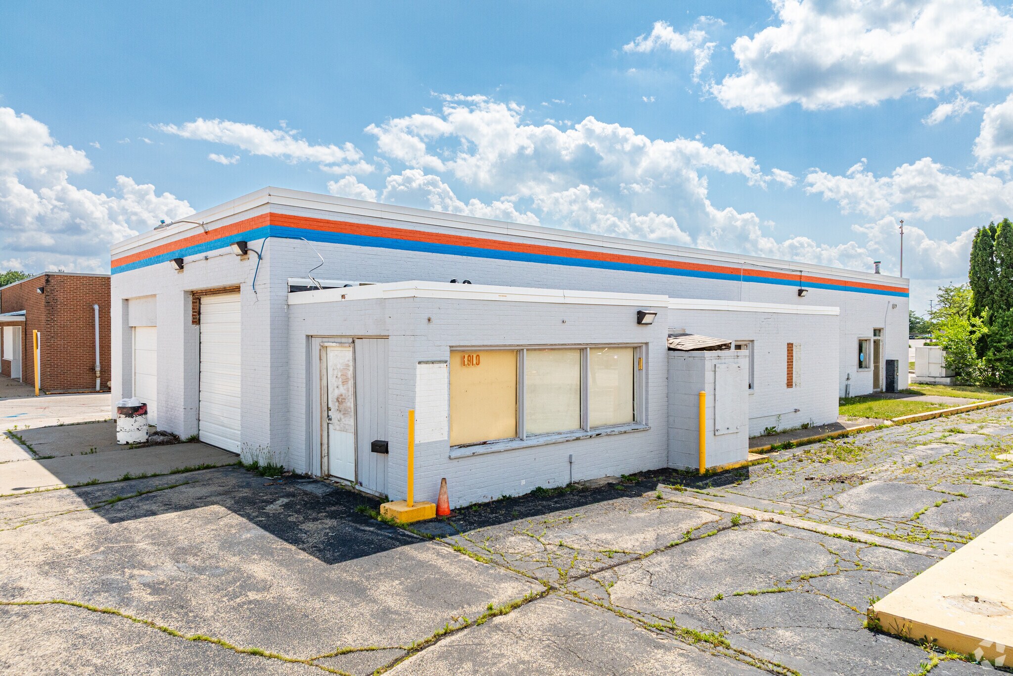 1910 Plum St, Aurora, IL for sale Primary Photo- Image 1 of 5