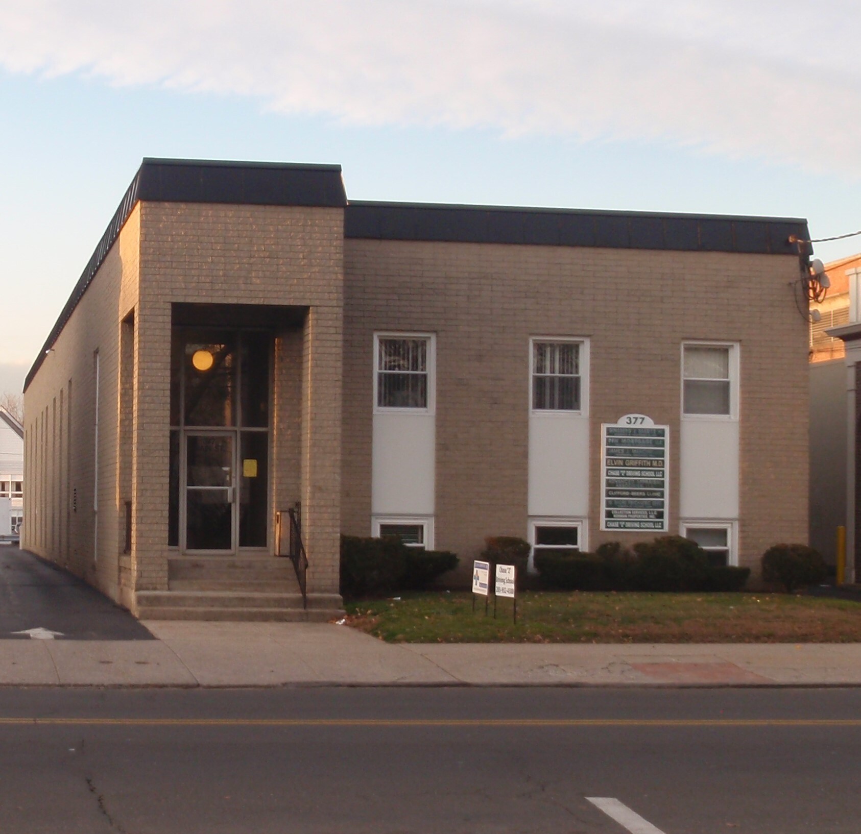 377 Main St, West Haven, CT for lease Building Photo- Image 1 of 3