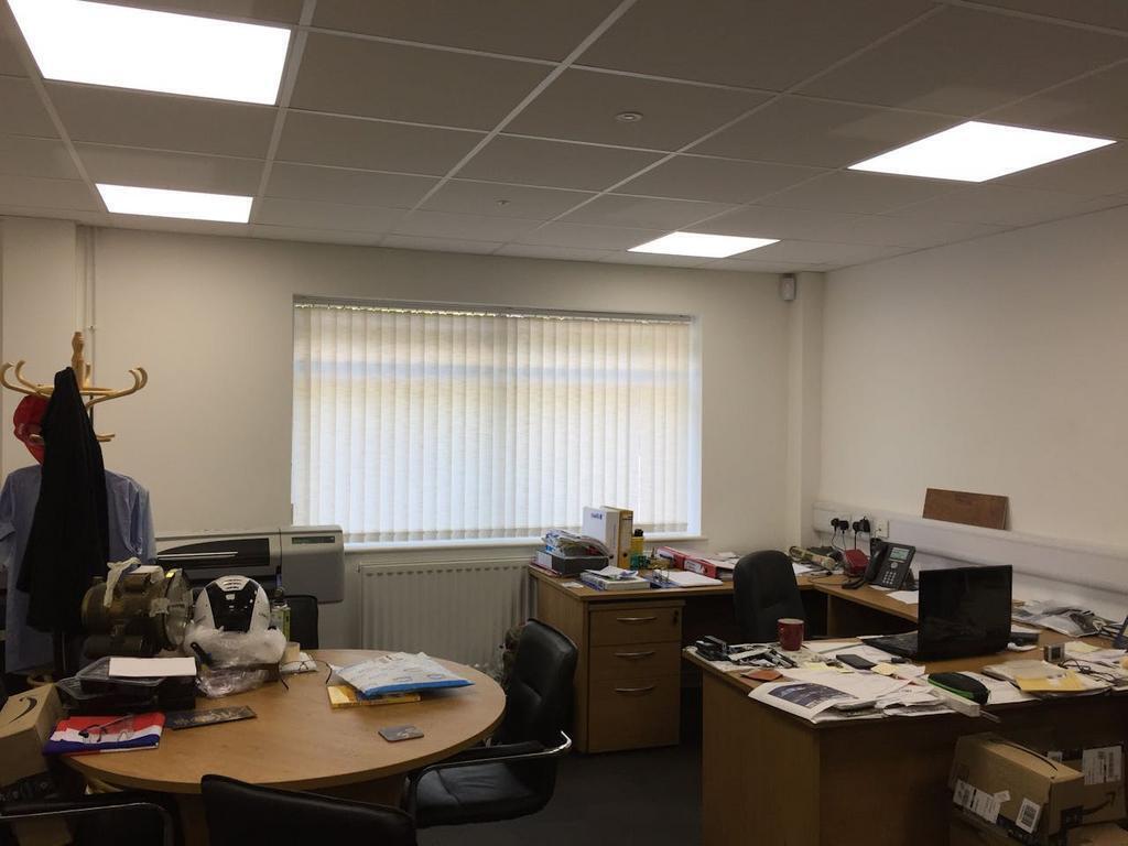 4 Solent Rd, Havant for lease Interior Photo- Image 1 of 2