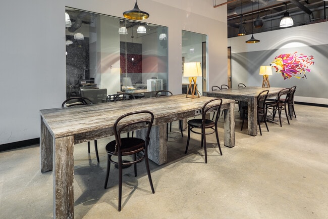 More details for 5113 S Harper Ave, Chicago, IL - Coworking for Lease