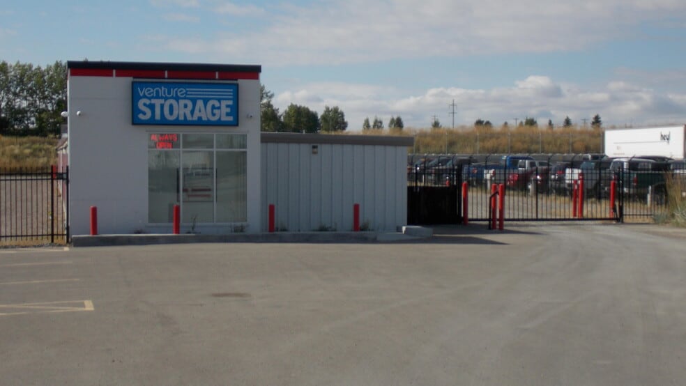 64049 393 Ave E, Okotoks, AB for sale - Primary Photo - Image 1 of 1