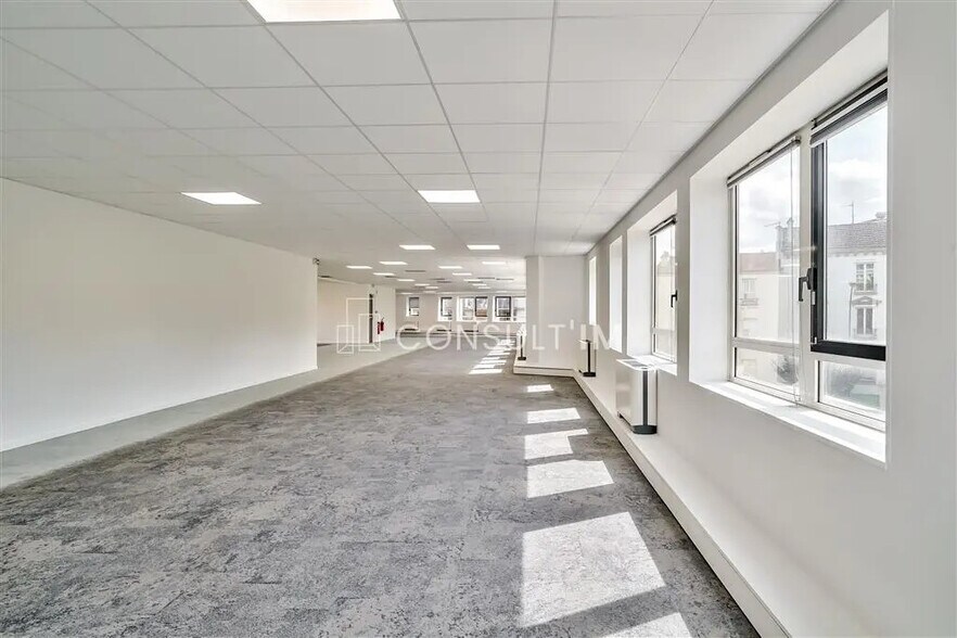 Office in Issy-les-Moulineaux for lease - Building Photo - Image 2 of 9