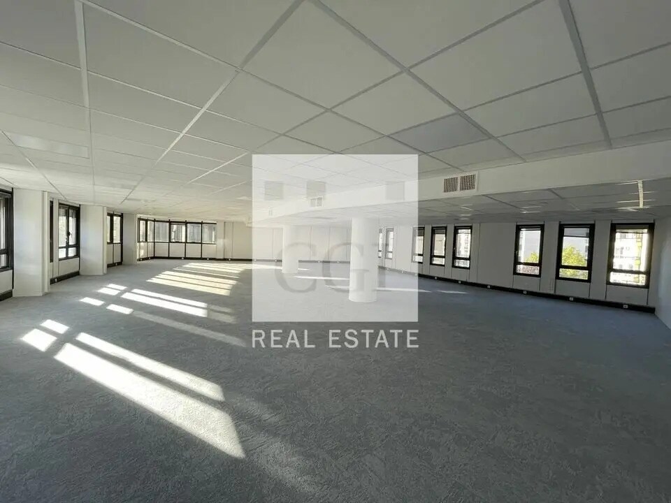 Location Bureaux 317 m² - Photo 1