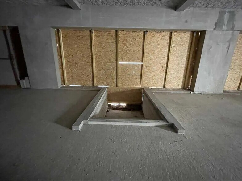 Retail in Bordeaux for lease - Interior Photo - Image 2 of 6