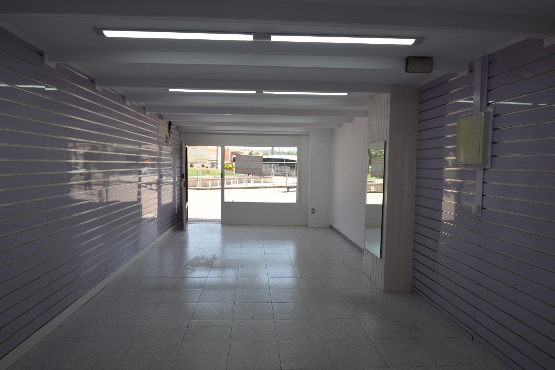 Retail in Sant Pere de Ribes, Barcelona for lease Interior Photo- Image 1 of 6